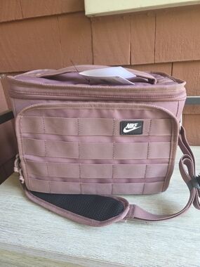 Nike Futura Sport Insulated PEVA Lining Lunch Box Bag Tactical 6.75L NWT Mauve